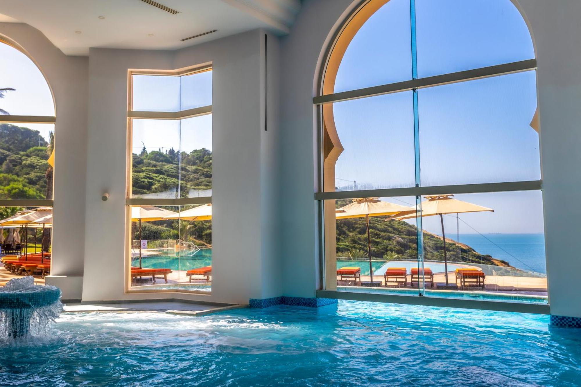 Royal Tulip Korbous Bay Thalasso & Springs (Adults Only) Qorbu Extérieur photo The spa at the hotel