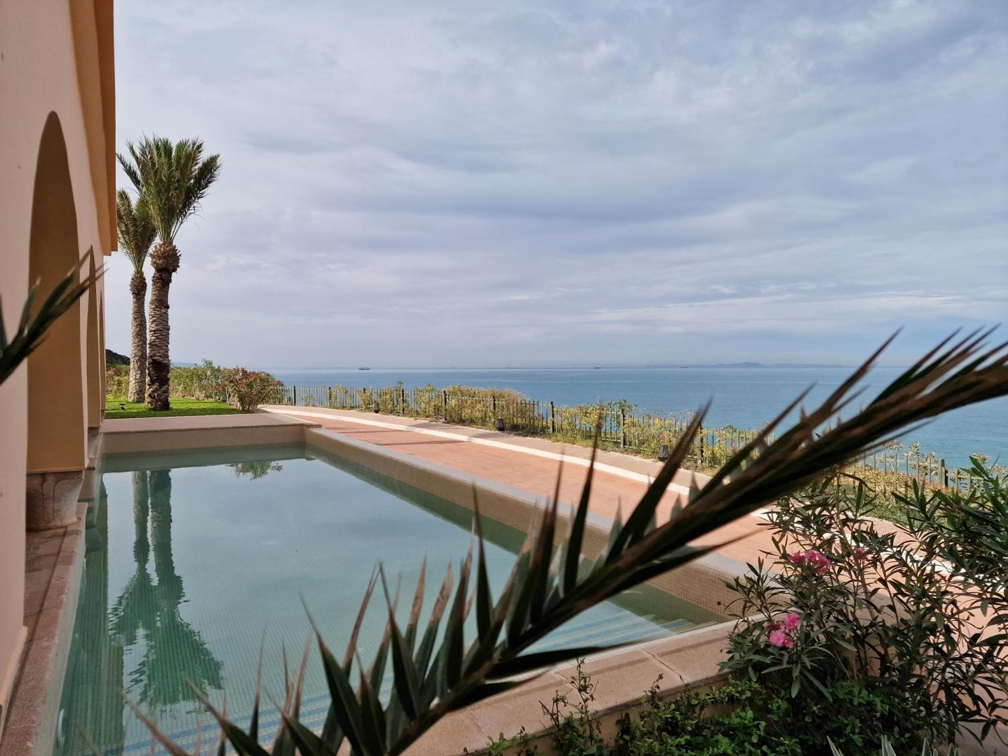 Royal Tulip Korbous Bay Thalasso & Springs (Adults Only) Qorbu Extérieur photo View of the Mediterranean from the hotel