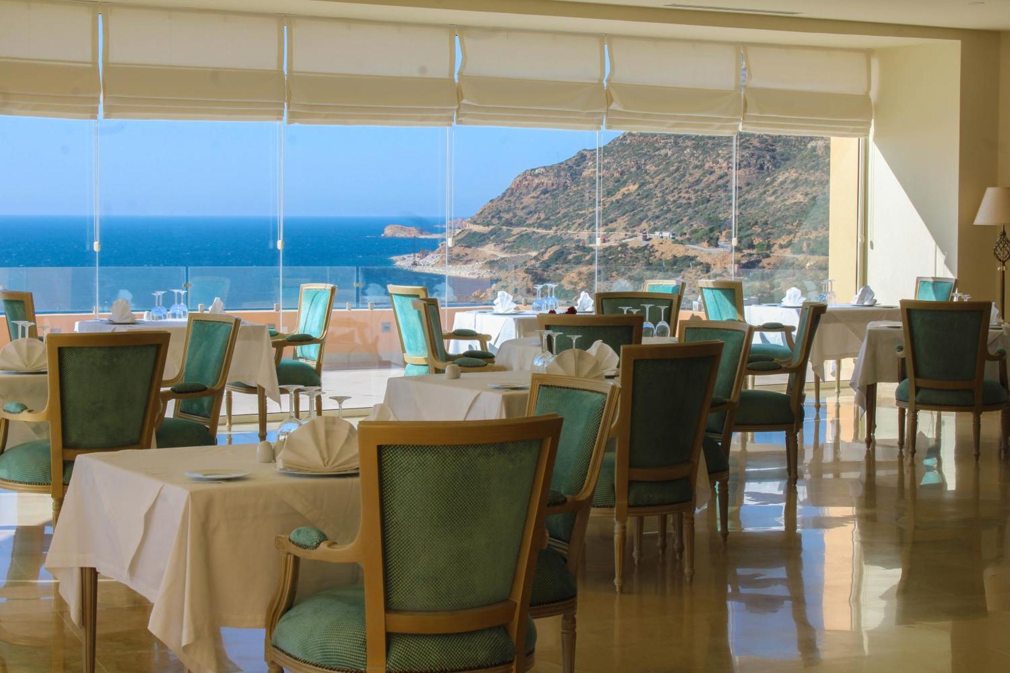 Royal Tulip Korbous Bay Thalasso & Springs (Adults Only) Qorbu Extérieur photo Restaurant at the hotel