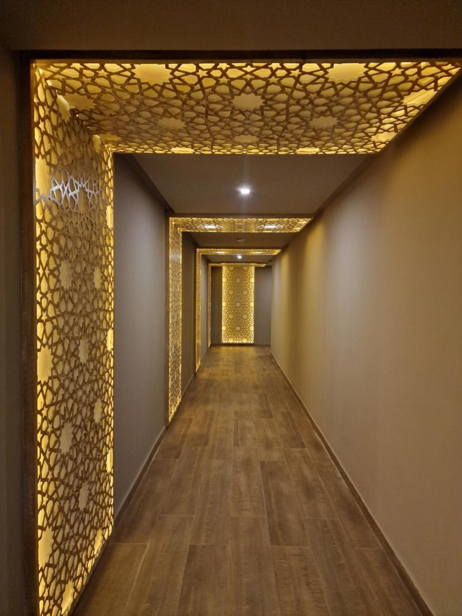 Royal Tulip Korbous Bay Thalasso & Springs (Adults Only) Qorbu Extérieur photo A corridor at the hotel
