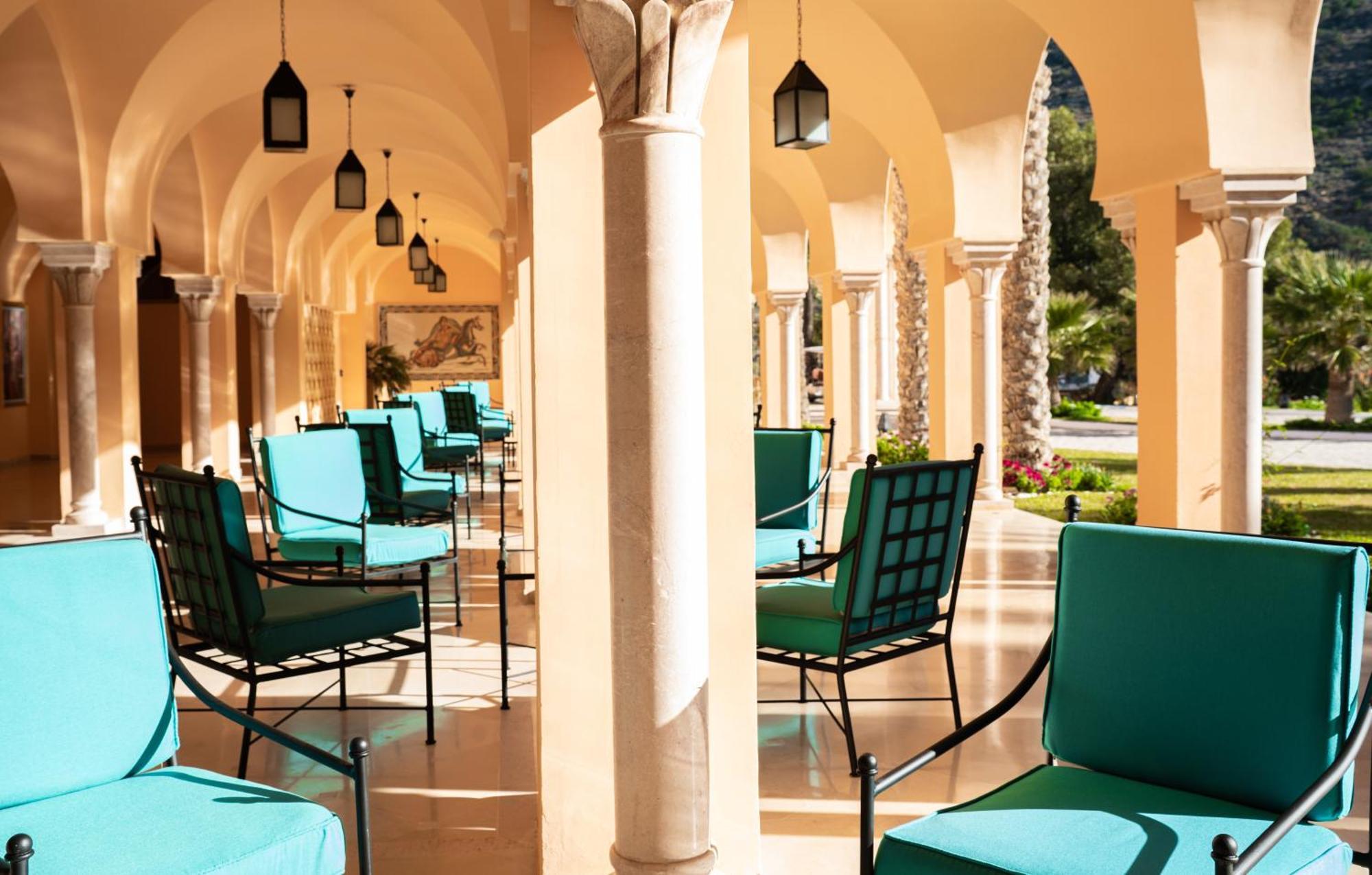 Royal Tulip Korbous Bay Thalasso & Springs (Adults Only) Qorbu Extérieur photo The interior of the hotel