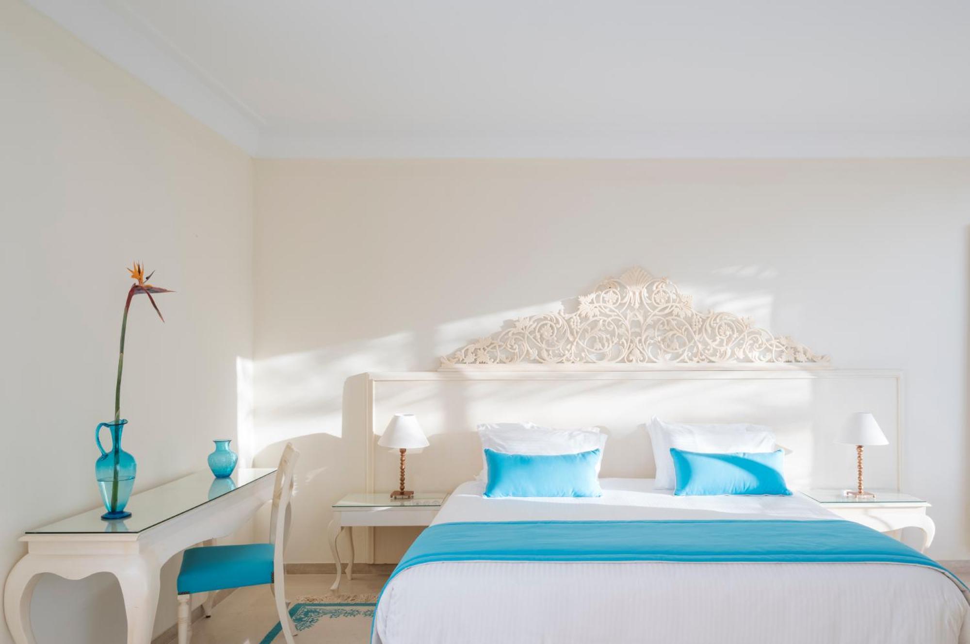 Royal Tulip Korbous Bay Thalasso & Springs (Adults Only) Qorbu Extérieur photo Deluxe Room